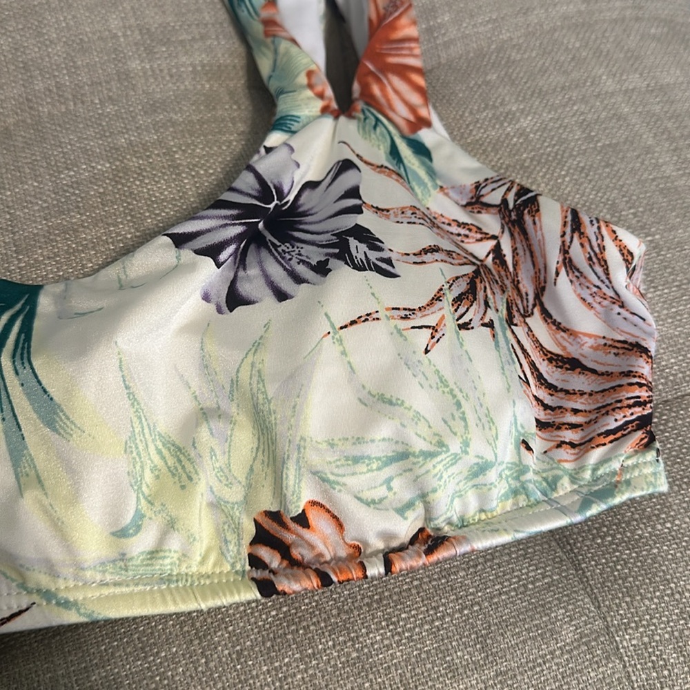 double strap bikini top - Picture 3 of 8